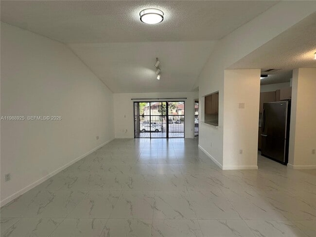 9702 SW 138th Ave, Unit 9702 in Miami, FL - Foto de edificio - Building Photo