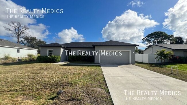 1161 Yager Rd SE in Palm Bay, FL - Building Photo - Building Photo