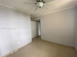 1990 Marseille Dr in Miami Beach, FL - Building Photo - Building Photo