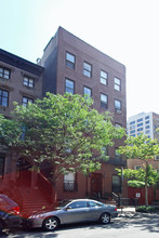 403 W 21st St in New York, NY - Building Photo - Building Photo