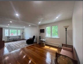 159 Willis Ave in Medford, MA - Foto de edificio - Building Photo