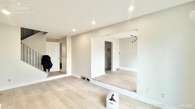 274 Equestrian Dr in Ottawa, ON - Building Photo - Building Photo