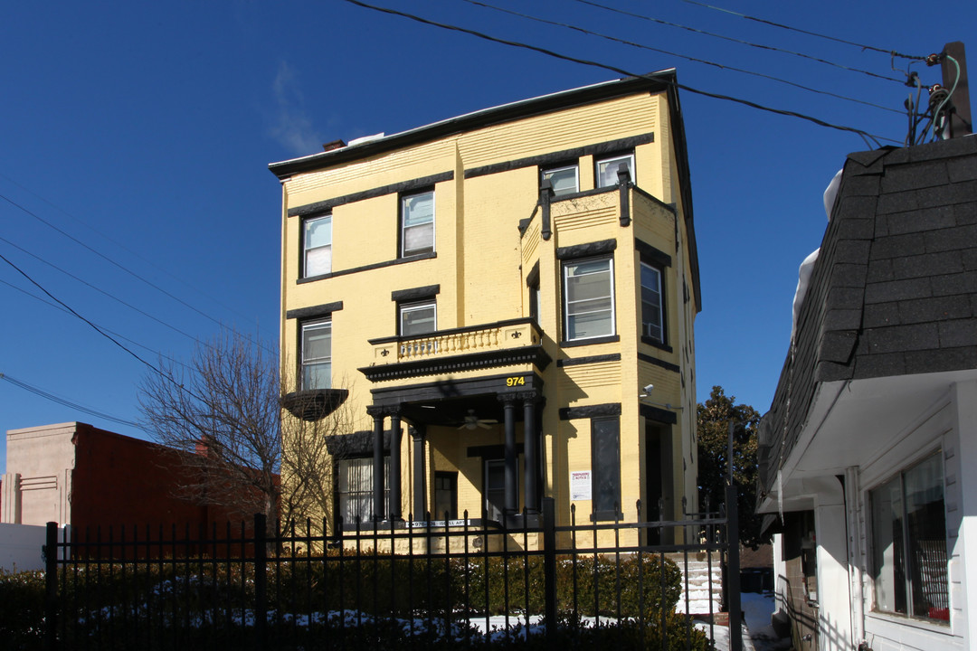 Dimitrov Apartments in Louisville, KY - Building Photo