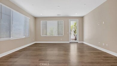 165 Tenor in Irvine, CA - Building Photo - Building Photo