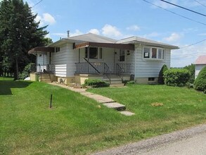 422 Buckeye St in Greensburg, PA - Building Photo - Building Photo