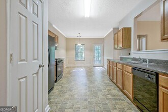 214 Southwind Ln in Newnan, GA - Building Photo - Building Photo