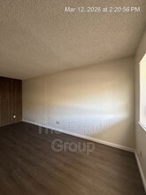 1861 Emma Lee Ln in Hanford, CA - Building Photo - Building Photo