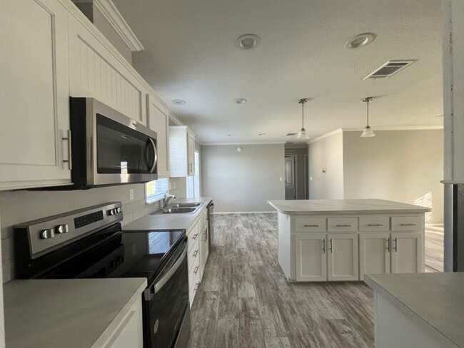 3 Eland Dr in North Fort Myers, FL - Building Photo - Building Photo