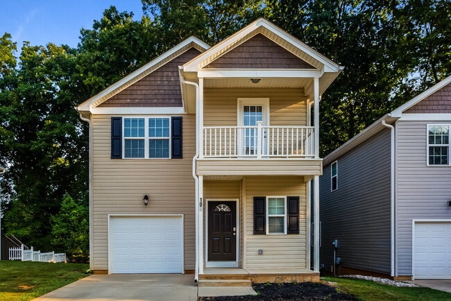 109 Lookout Point Pl