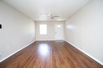 7100 Santa Barbara St in Pensacola, FL - Building Photo - Building Photo
