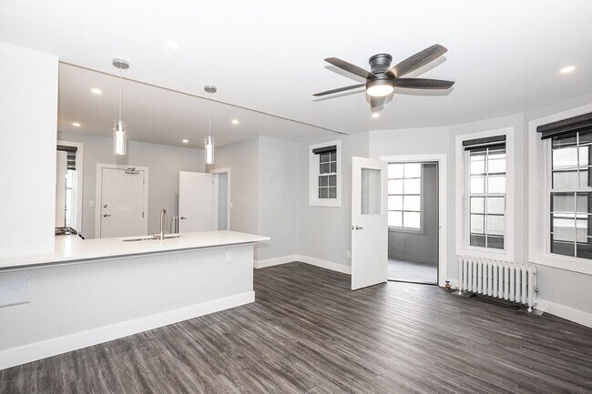 883 Grosvenor Avenue Apartment in Winnipeg, MB - Building Photo - Building Photo