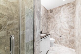 220 E Illinois St in Chicago, IL - Building Photo - Building Photo