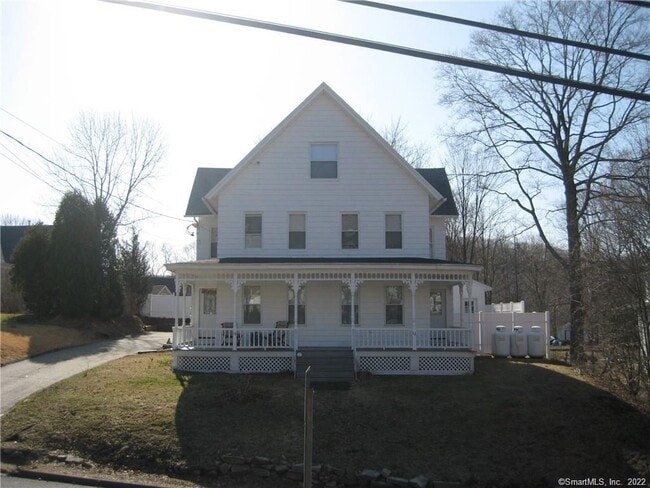 12 Maple St in Seymour, CT - Building Photo - Building Photo
