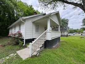102 Earl Ln in Rome, GA - Building Photo