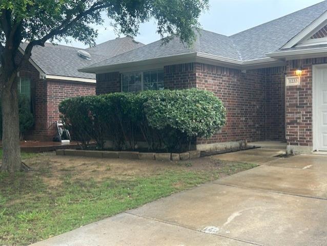 1233 Brownford Dr in Burleson, TX - Building Photo - Building Photo