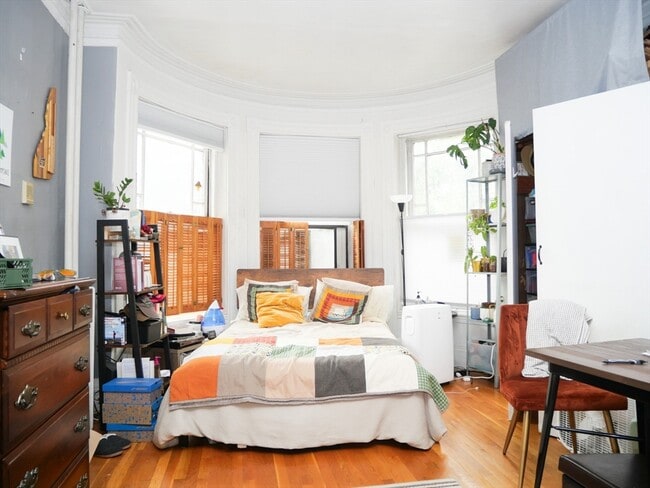 property at 259 W Newton St