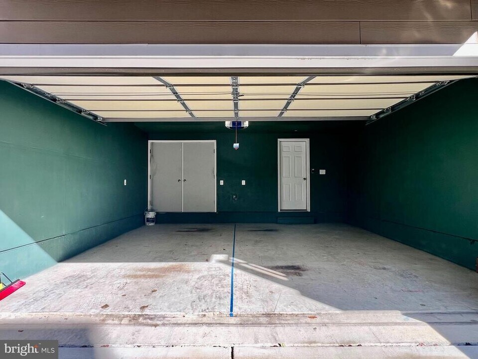 8378 Sallyport St in Lorton, VA - Building Photo