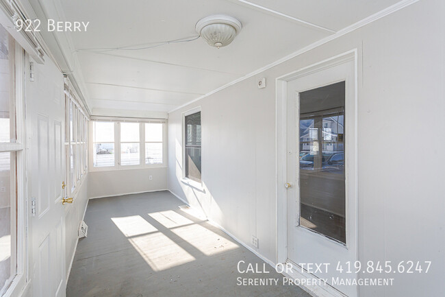 922 Berry St in Toledo, OH - Building Photo - Building Photo
