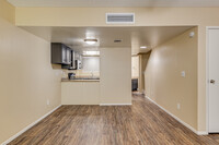 Acoma Thunderbird Townhomes in Glendale, AZ - Building Photo - Interior Photo