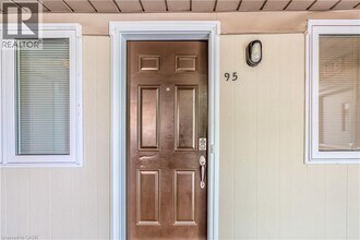 55 Bristol Rd E in Mississauga, ON - Building Photo - Building Photo