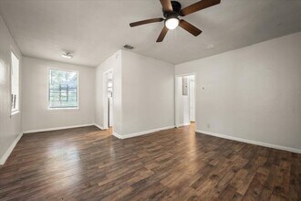 1066 W 13th St in Jacksonville, FL - Building Photo - Building Photo