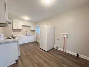 711 Chestnut Dr in High Point, NC - Building Photo - Building Photo