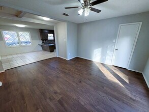 2215 36th St in Lubbock, TX - Foto de edificio - Building Photo