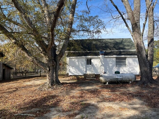 2124 Old Milburnie Rd in Raleigh, NC - Building Photo - Building Photo