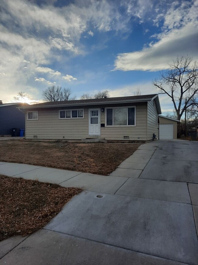 property at 1038 E Tallent St