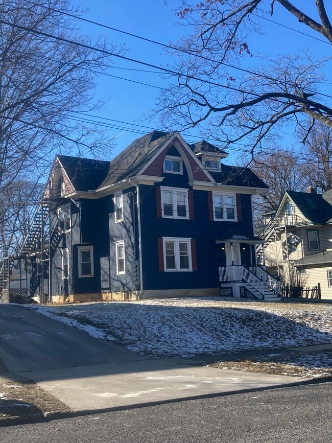 308 7th Ave, Unit 2 in Haddon Heights, NJ - Foto de edificio - Building Photo