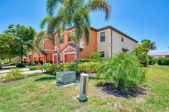 20210 Lagente Cir in Venice, FL - Building Photo - Building Photo