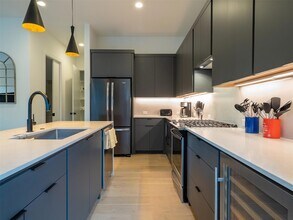 1811 Willow St in Austin, TX - Foto de edificio - Building Photo