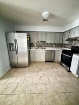 316 St Pauls Ave in Jersey City, NJ - Building Photo