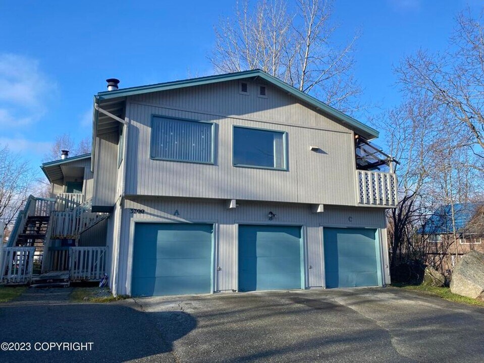 3710 Gardner St in Anchorage, AK - Building Photo
