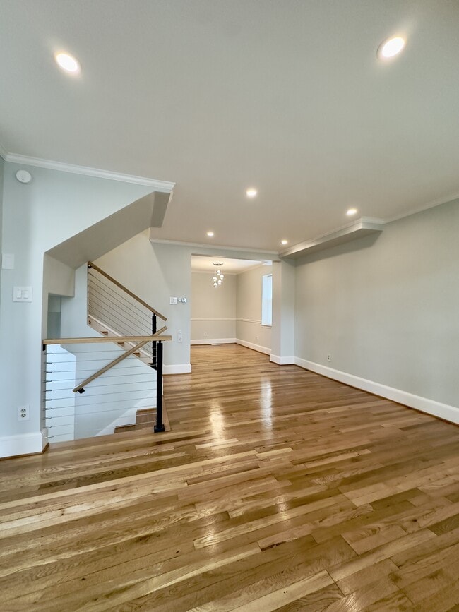 property at 811 S Alfred St