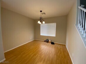 8129 Loma Del Ray St in Las Vegas, NV - Building Photo - Building Photo