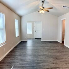 8023 Date Ave in Lubbock, TX - Building Photo - Building Photo