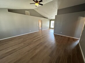 725 Gregory Ln in Mountain Home, ID - Building Photo - Building Photo