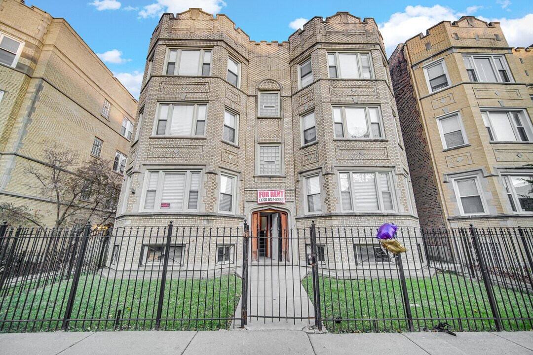 8133 S Ingleside Ave in Chicago, IL - Building Photo