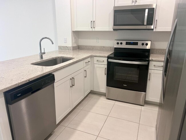144 SE 5th Ct in Deerfield Beach, FL - Building Photo - Building Photo