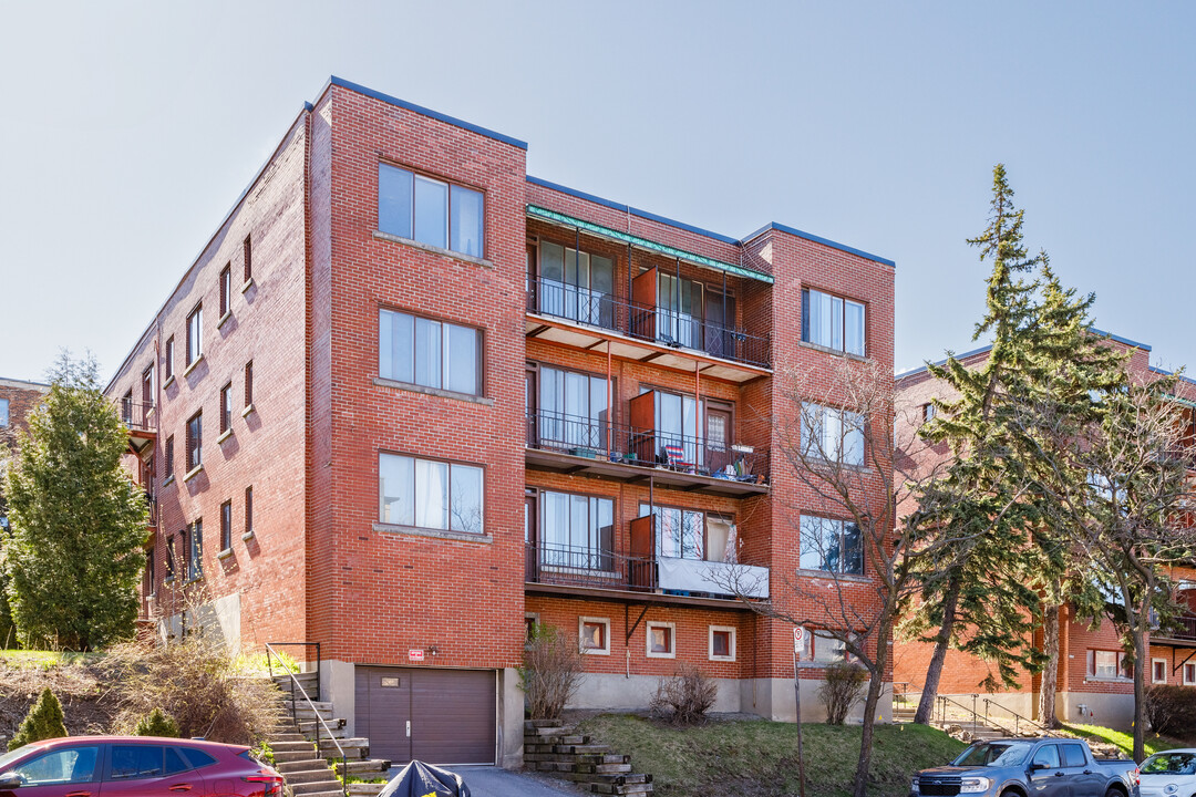 3350 De La Côte Sainte Catherine Ch in Montréal, QC - Building Photo