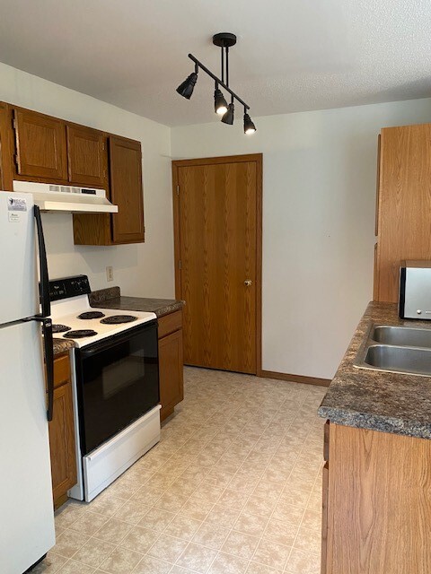 442 Ferry St in Eau Claire, WI - Building Photo - Building Photo