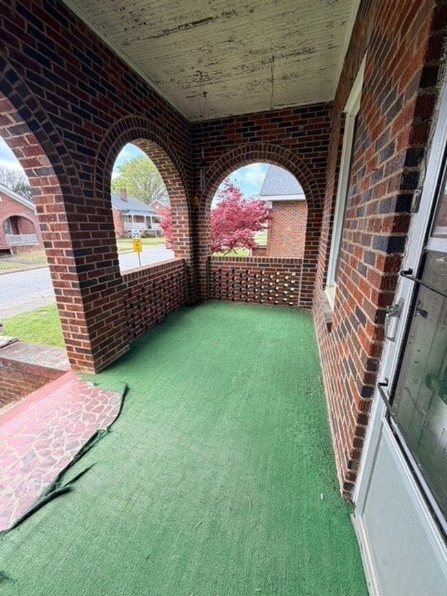 100 Piedmont Ave in Greenwood, SC - Building Photo - Building Photo