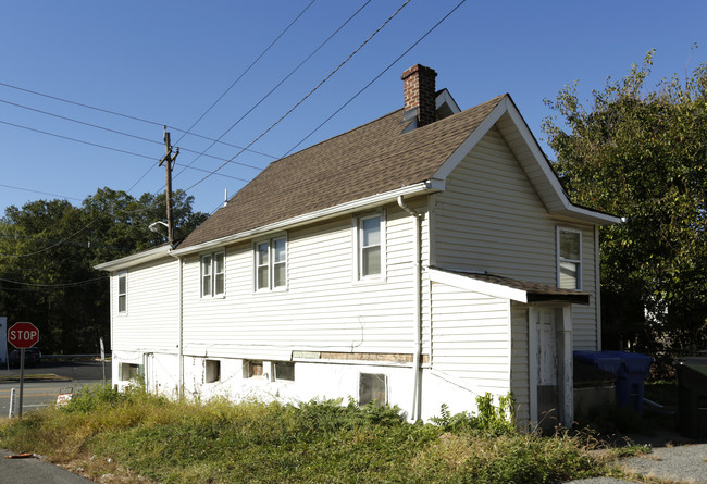 1246 Saint Georges Ave in Avenel, NJ - Building Photo - Building Photo