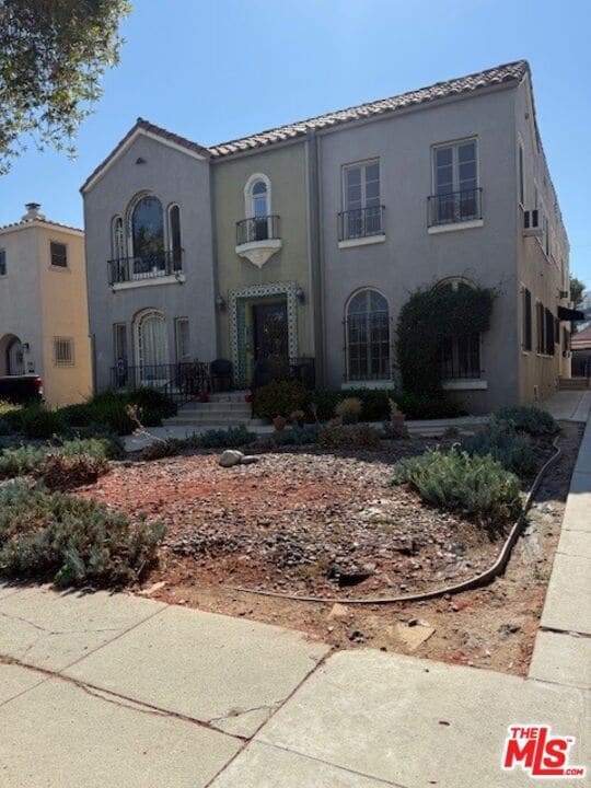 property at 747 S Mansfield Ave