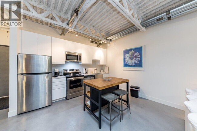 350 E 2nd Ave in Vancouver, BC - Building Photo - Building Photo