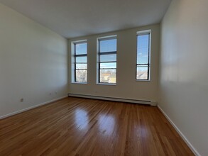 80 Beaumont St, Unit 204 in Boston, MA - Building Photo - Building Photo