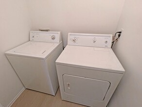 4402 Mammoth Ave, Unit 5 in Los Angeles, CA - Foto de edificio - Building Photo