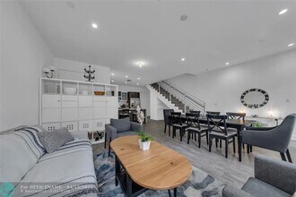 1045 NE 18th Ave in Fort Lauderdale, FL - Building Photo - Building Photo