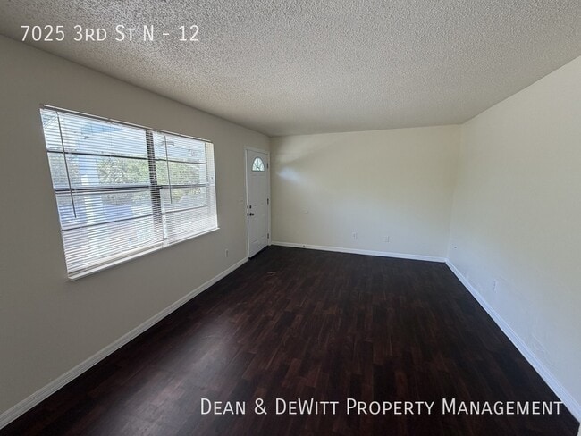 7025 3rd St N in St. Petersburg, FL - Building Photo - Building Photo